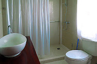 bath room with shower