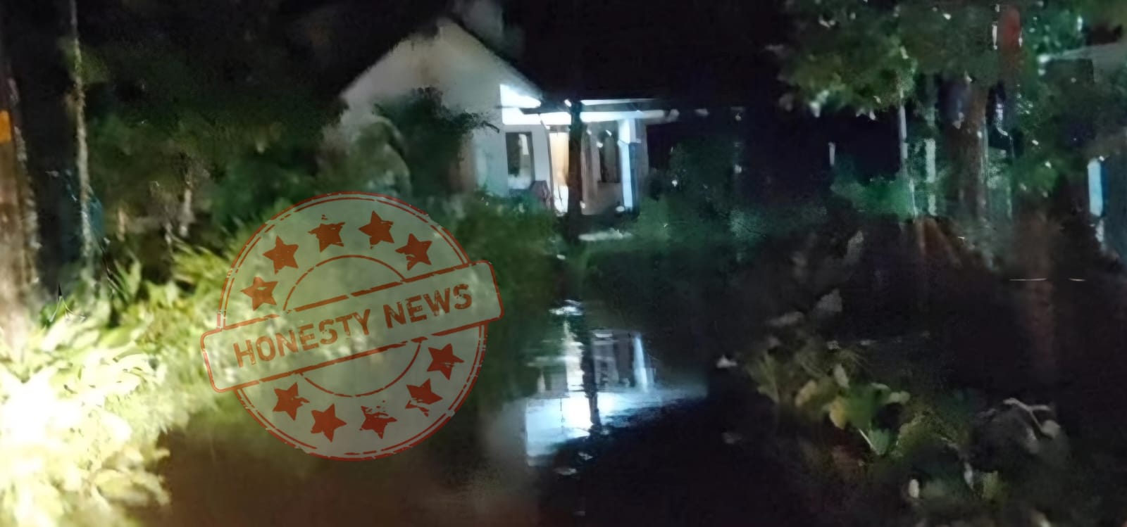 ഇടുക്കി: മുള്ളരിങ്ങാട് ശക്തമായ മഴവെള്ളപ്പാച്ചിലിൽ; ലൂർദ് മാതാ പള്ളി വികാരിയുടെ കാർ ഒഴുകിപ്പോയി, വൈദികനെ രക്ഷിച്ചു ഇടുക്കി: മുള്ളരിങ്ങാട് ശക്തമായ മഴവെള്ളപ്പാച്ചിലിൽ; ലൂർദ് മാതാ പള്ളി വികാരിയുടെ കാർ ഒഴുകിപ്പോയി, വൈദികനെ രക്ഷിച്ചു