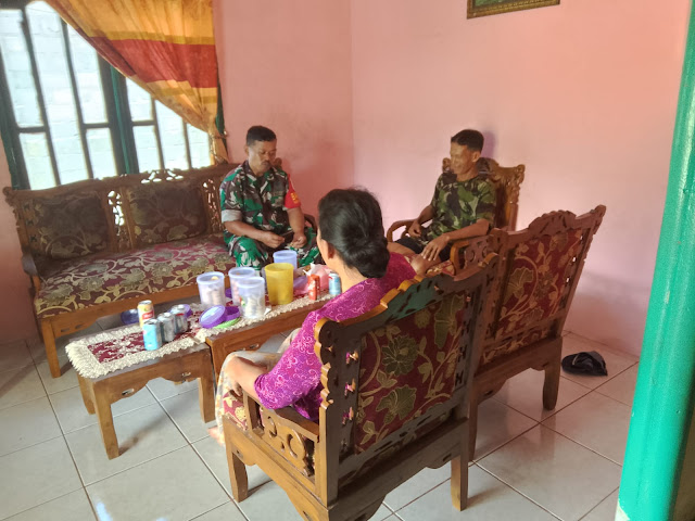 Moment Lebaran Idul Fitri 1445 H, Babinsa Hermanto Silaturahmi ke Rumah Warga Binaan