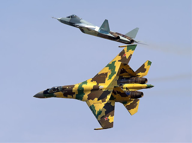 Su-35 and T-50 dogfight