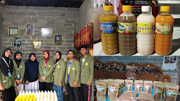 Mahasiswa KKN UPN “Veteran” Jawa Timur Ikut Serta Produksi UMKM Jamu Herbal “Alenk Jaya” di Desa Galengdowo, Kecamatan Wonosalam, Jombang 