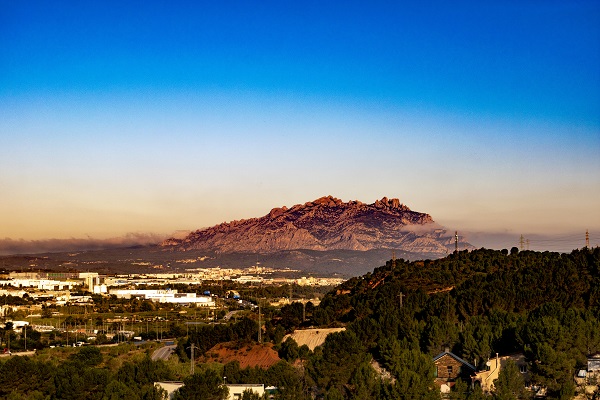 Top 14 ubicaciones con vistas a Montserrat.