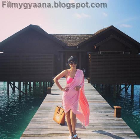 mandira bedi hot pink bikini saree image