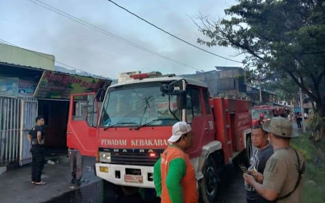 11 Bangunan di Abepura Hangus Terbakar