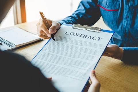 Contracts - Reading, Writing and Negotiating