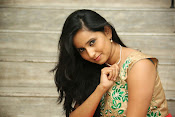 Ishika singh latest glam pics-thumbnail-15