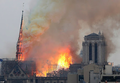 cháy nhà thừo paris trong qua trinh tu sửa