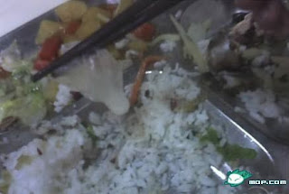 nasi lauk kondom,nasi berlaukkan kondom,makan nasi dengan lauk,makan nasi dengan kondom,china makan nasi,nasi kondom