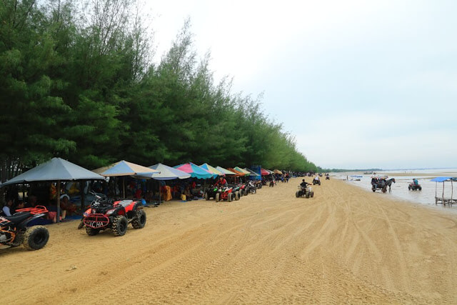Pantai Karang Jahe, Rembang - Foto www.nurrochma.com