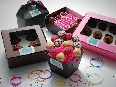 Cupcake boxes double as gift boxes