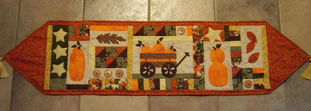 Autumn Table Runner Pattern