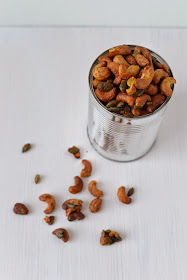 xenobiophilia, blog, lifestyle, knabbernüsse, nüsse, gewürznüsse, knabbern, snack, lernen, student, schüler, universität, schule, rezept, recipe, nuts, brainfood, brain, gehirn, nervennahrung, pupil, university, school, firstaidforstudents