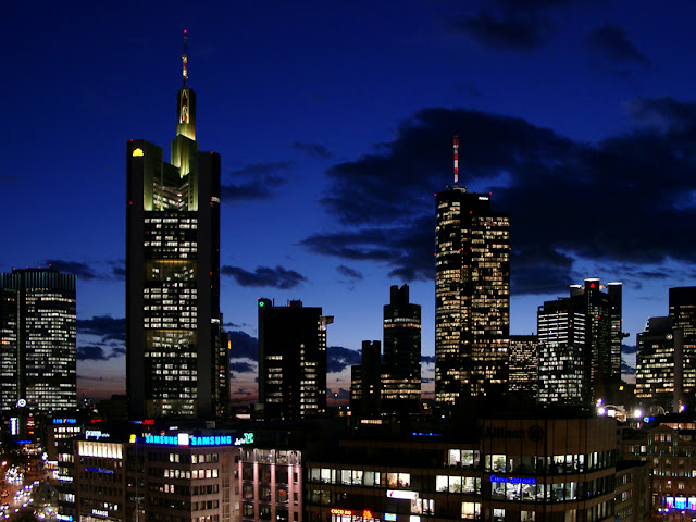 Frankfurt skyline at night, Kaufhof's roof garden