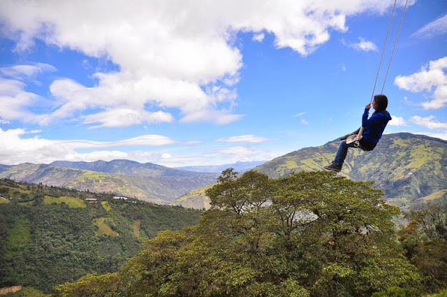 columpio fin del mundo casa del arbol ecuador