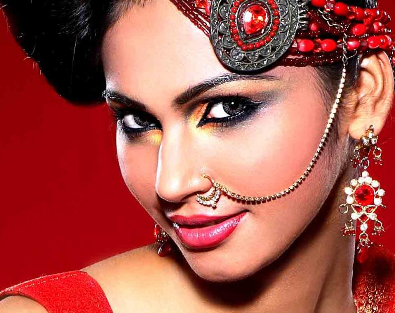 indian makeup. classic Indian makeup,