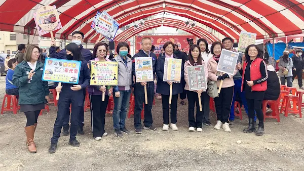 ▲和美鎮年貨大街，彰化縣警察局進行政令宣導。（記者林明佑翻攝）