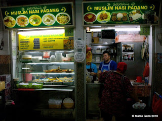 LOS POPULARES PATIOS DE COMIDA DE SINGAPUR PATRIMONIO DE LA HUMANIDAD