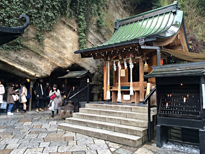 銭洗弁財天宇賀福神社