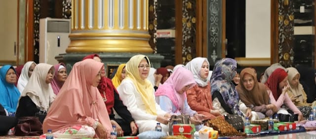 Pj.bupati Muba, ajak istri hadiri maulid nabi Muhammad di masjid termegah di Muba 