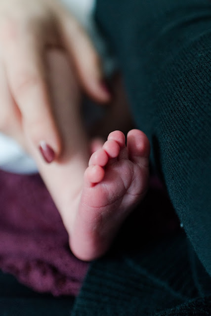 Newborn feet photo