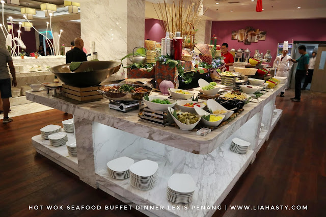 Hidangan Seafood Hot Wok Seafood Buffet Dinner dari Lexis Suites Penang