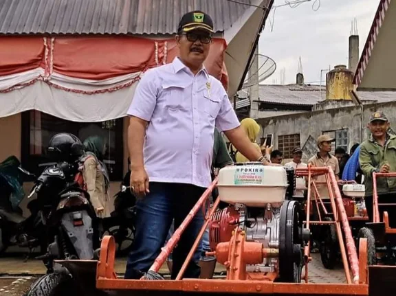 Tingkatkan Hasil Petani Kota Solok H. Daswippetra. Dt. MJJ  Alam  Bagikan Berbagai Jenis Alsintan