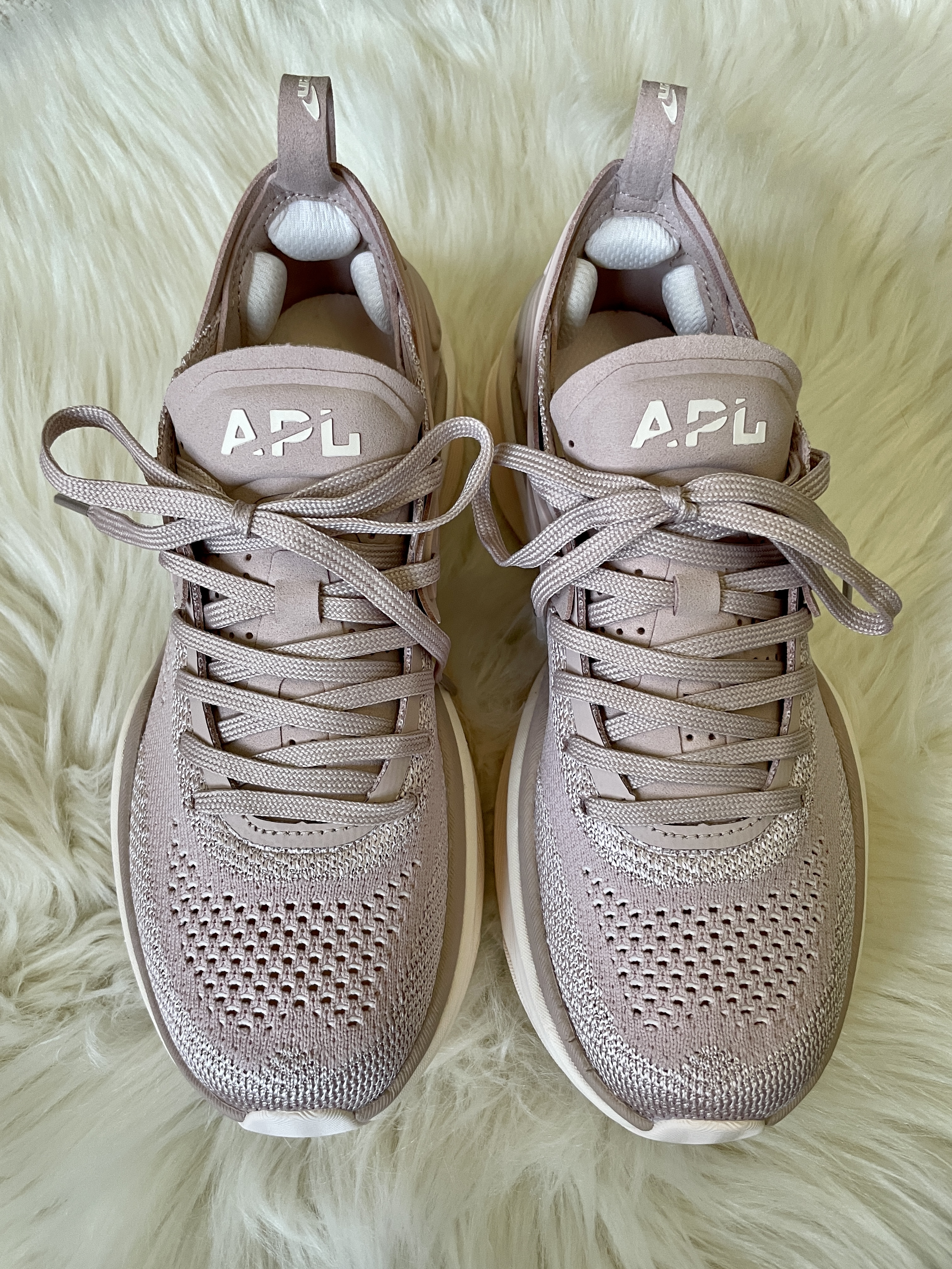 Review! APL McLaren HySpeed Dust / Creme Rose