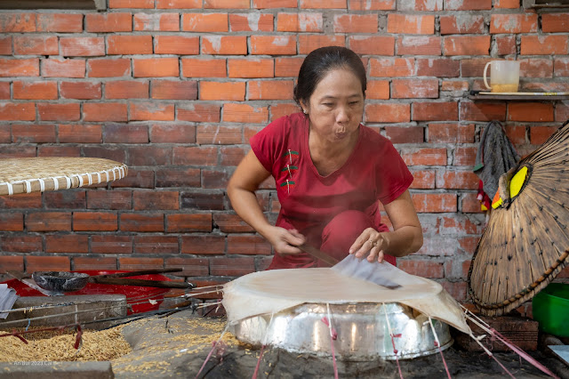 Làm bánh tráng