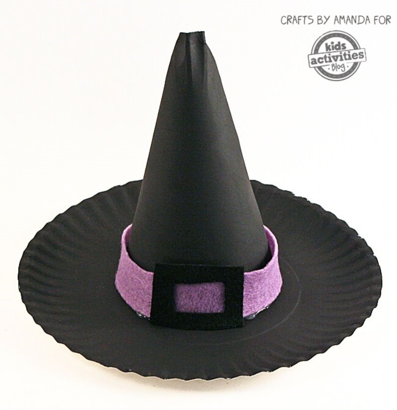3D witches hat Halloween decoration.