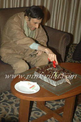 Dev Anand celebrates birthday with media