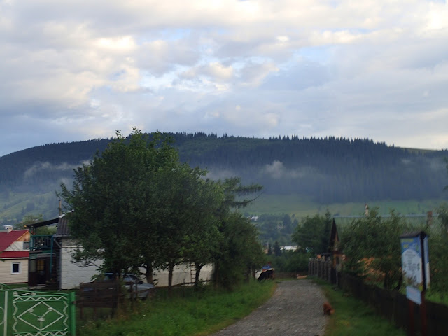 Zamglone, niewyraźne okolice Kosiwa