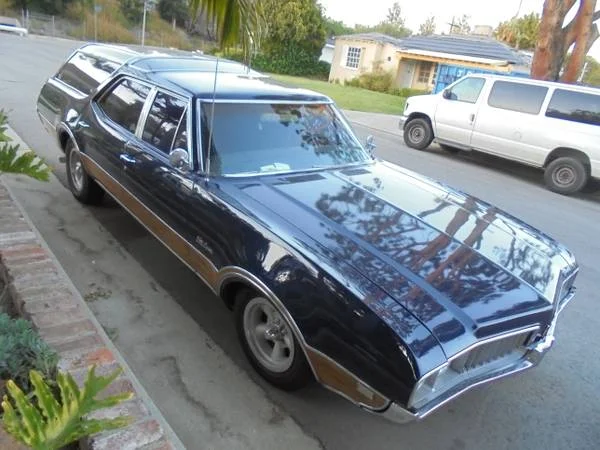 1969 Oldsmobile Vista Cruiser Woody Wagon