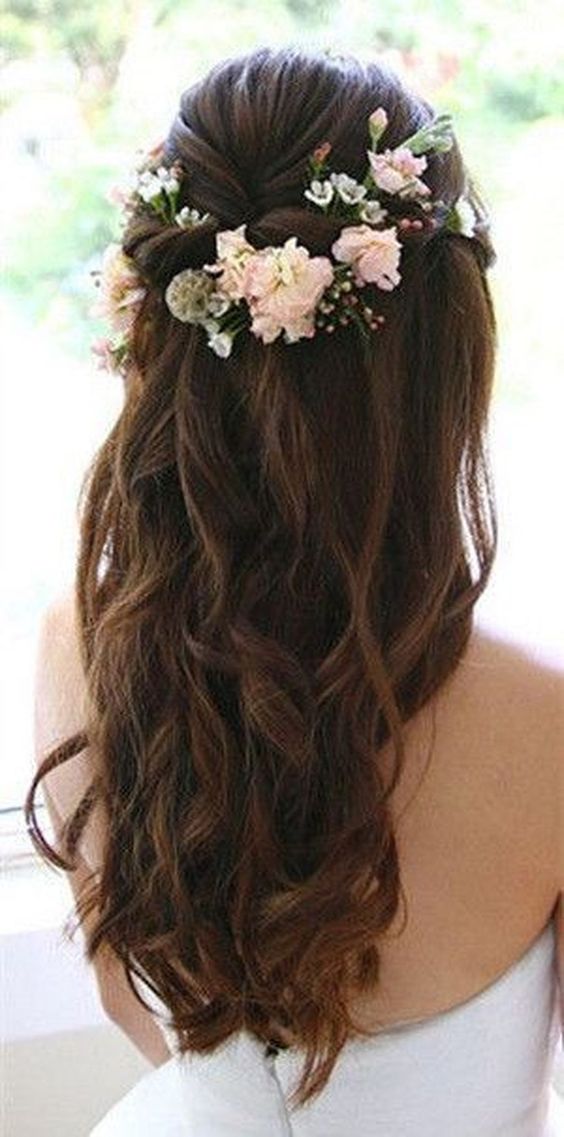 56 Adorable Summer Hairstyles Ideas With Flowers