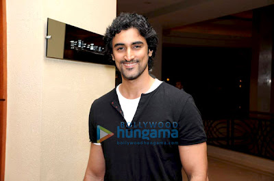 Kunal Kapoor and Sanjay Gupta at Gallerie Angel Arts exhibition image