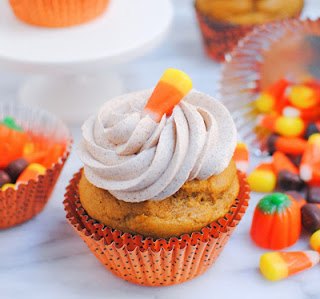 Muffins with Cinnamon Buttercream Frosting