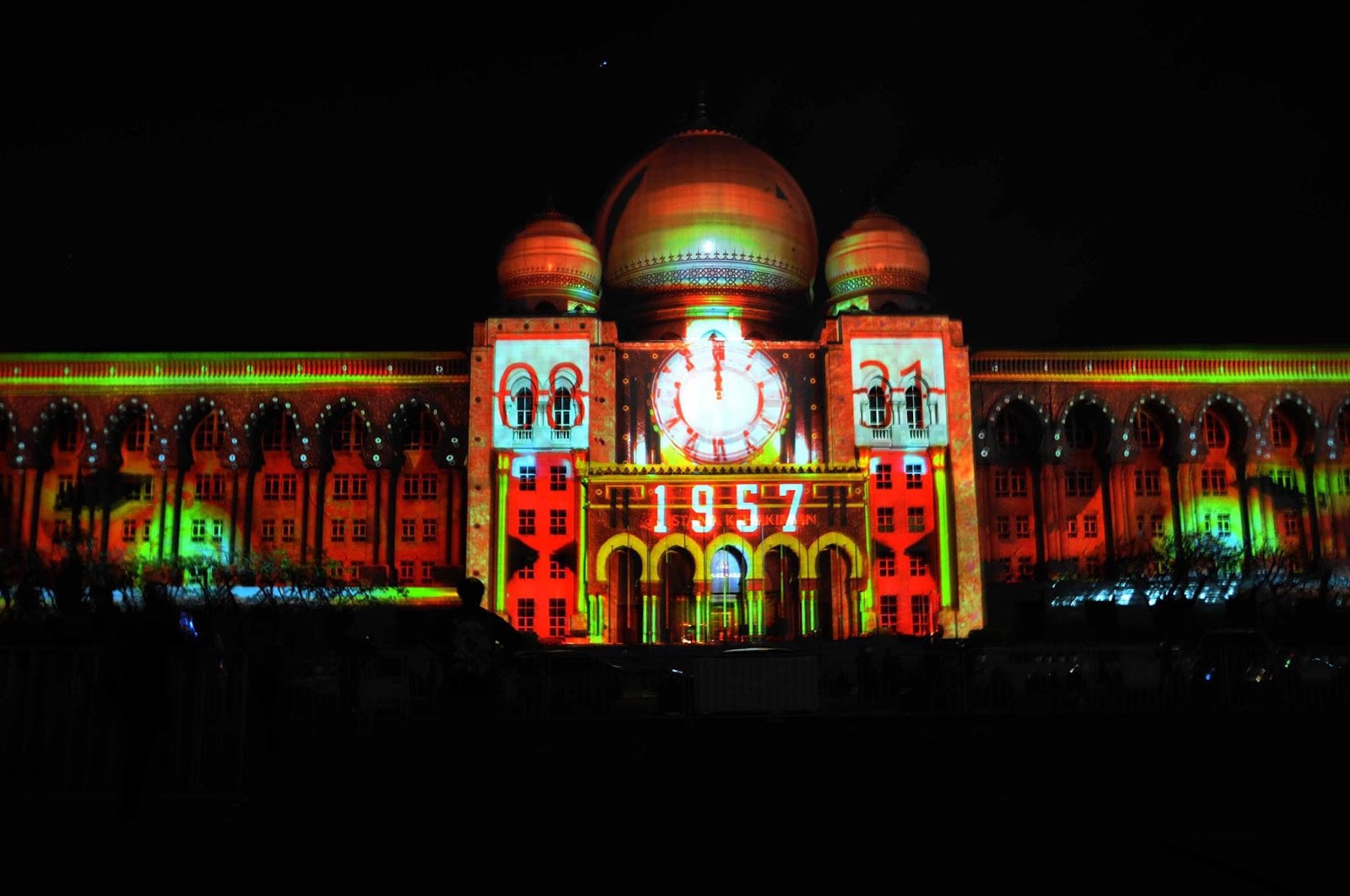 lampu light and motion putrajaya 2019