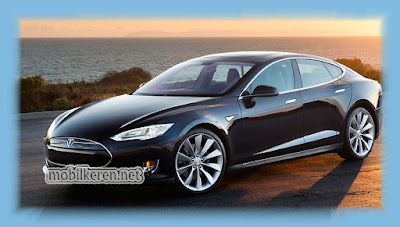 gambar mobil keren Tesla S P90D