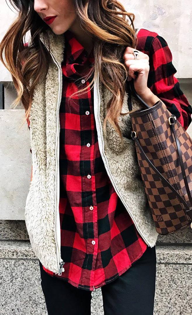 winter outfit idea / plaid shirt + fur vest + bag + black skinnies