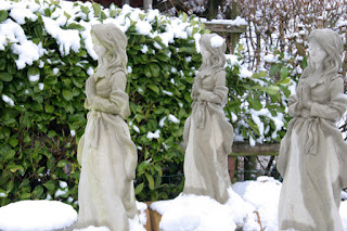 Snow ladies