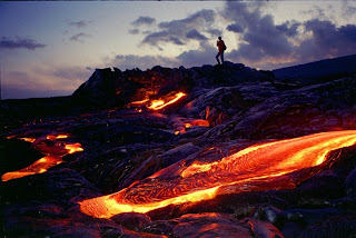 Pemandanga Spektakuler Lava Gunung Berapi Di Hawaii [ www.BlogApaAja.com ]