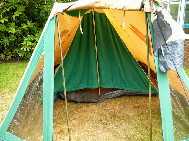 erecting a Bari 3 tent