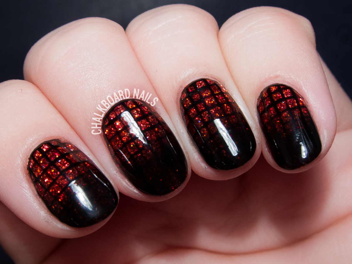 Garnet Glittering Gradient Grid Gels by @chalkboardnails