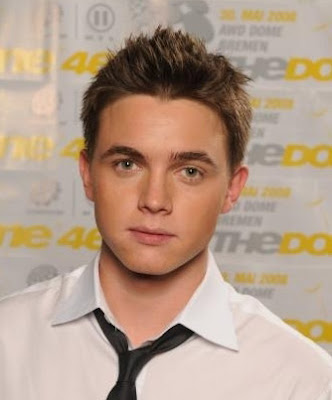 Short men's hairstyle from Jesse McCartney. This is a conservative style for 