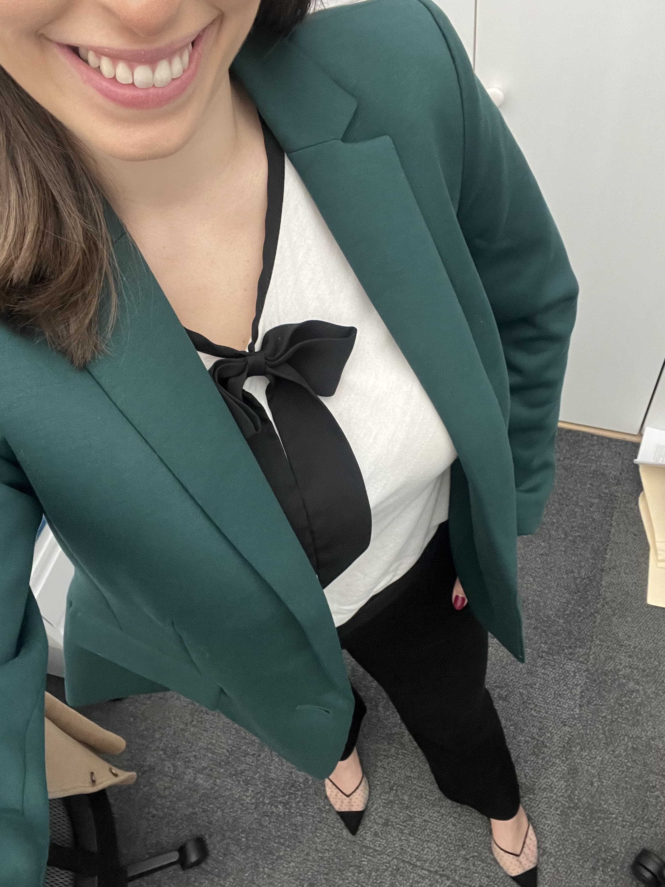 winter workwear, ann taylor, suiting, green suit, green suit blazer, office style, workwear, business casual, winter workwear, office style, suiting