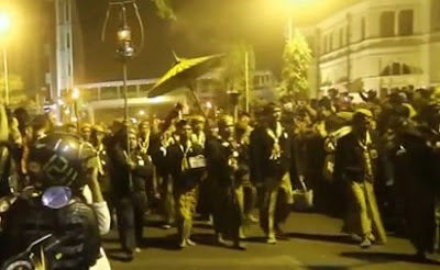 ritual-kejawen-mubeng-beteng-malam-satu-suro-kasunanan-surakarta