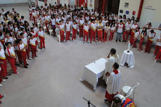 Missa no colégio celebra Nossa Senhora de Fátima