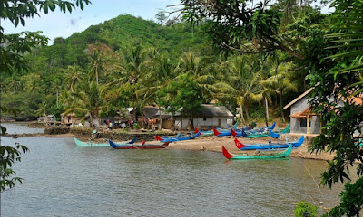 pesona teluk kiluan lampung