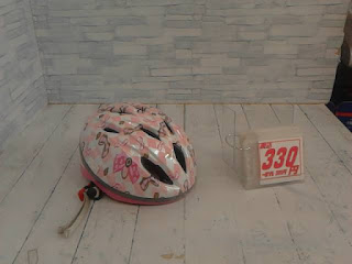 中古品　サイクルヘルメット　３３０円
