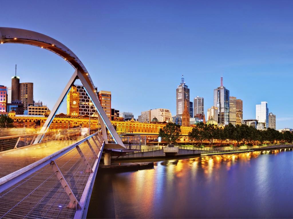 ve-may-bay-di-melbourne-uc