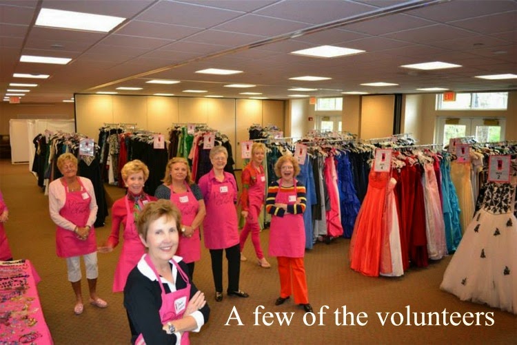 The Prom Closet 2015 Plano Tx Volunteers for Free Prom Dresses